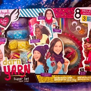 Fashion Angels Darn Yarn Super Set